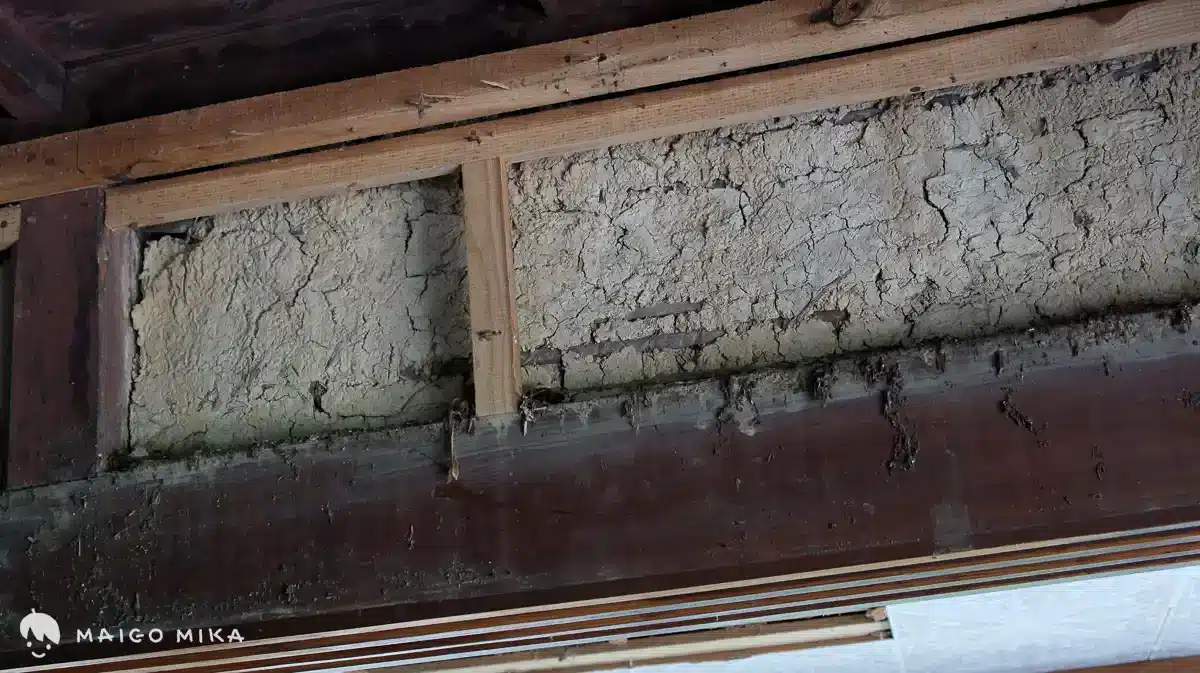 old mud and straw walls in a traditional Japanese house